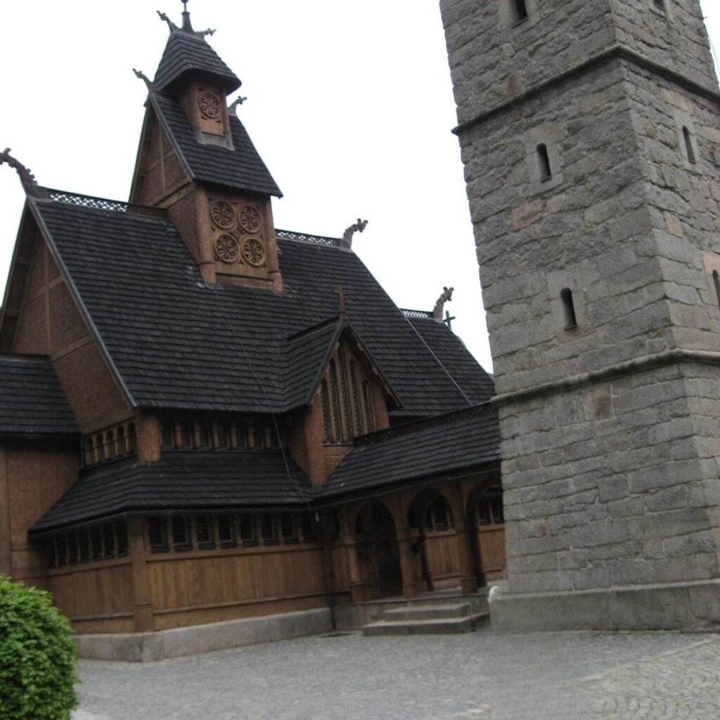 Kościółek Wang w Karpaczu - Ceny biletów, godziny zwiedzania i atrakcje Kościółek Wang w Karpaczu - Ceny biletów, godziny zwiedzania i atrakcje